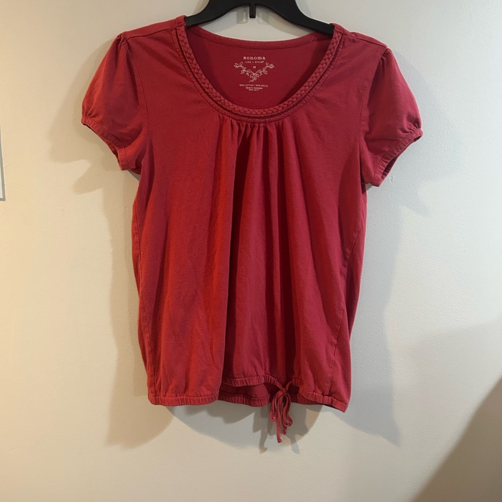 Sonoma size medium shirt with tie bottom and round neck coral color